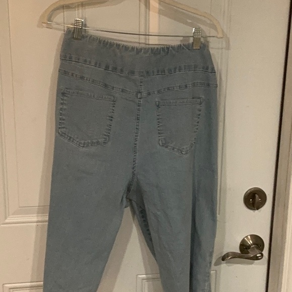 Ruby Rd. Light Blue Denim Capris - Picture 7 of 15